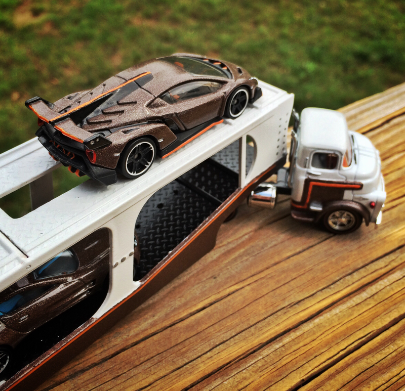 Illustration for article titled Custom Auto Hauler & Cars